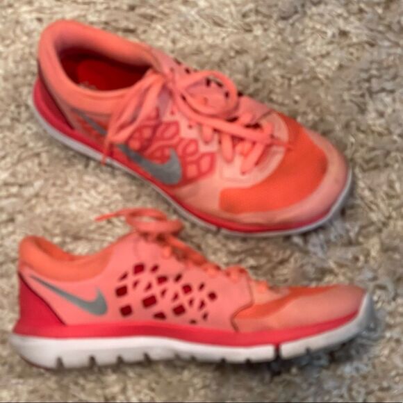 Nike Flex Y2K Running Shoes - Coral Lava Glow/Metallic Silver/Bright Crimson 7 - Picture 9 of 13